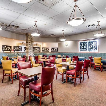 Wyndham Garden Wichita Downtown Hotell Eksteriør bilde