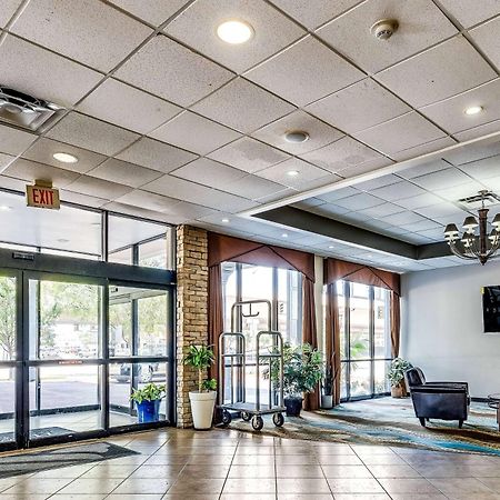 Wyndham Garden Wichita Downtown Hotell Eksteriør bilde