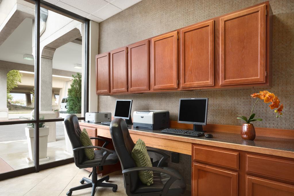 Wyndham Garden Wichita Downtown Hotell Eksteriør bilde
