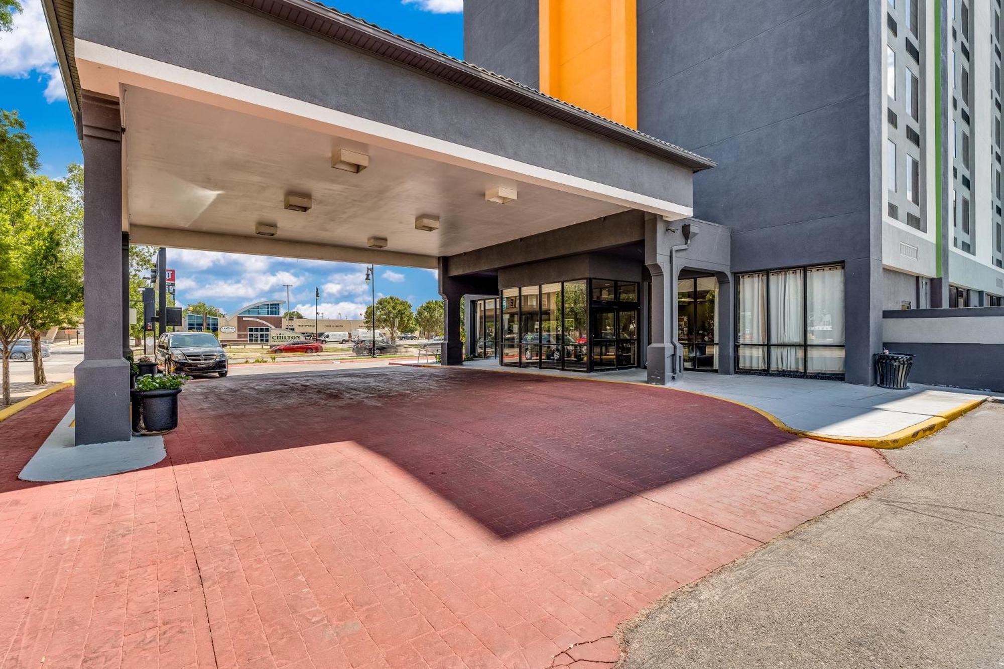 Wyndham Garden Wichita Downtown Hotell Eksteriør bilde