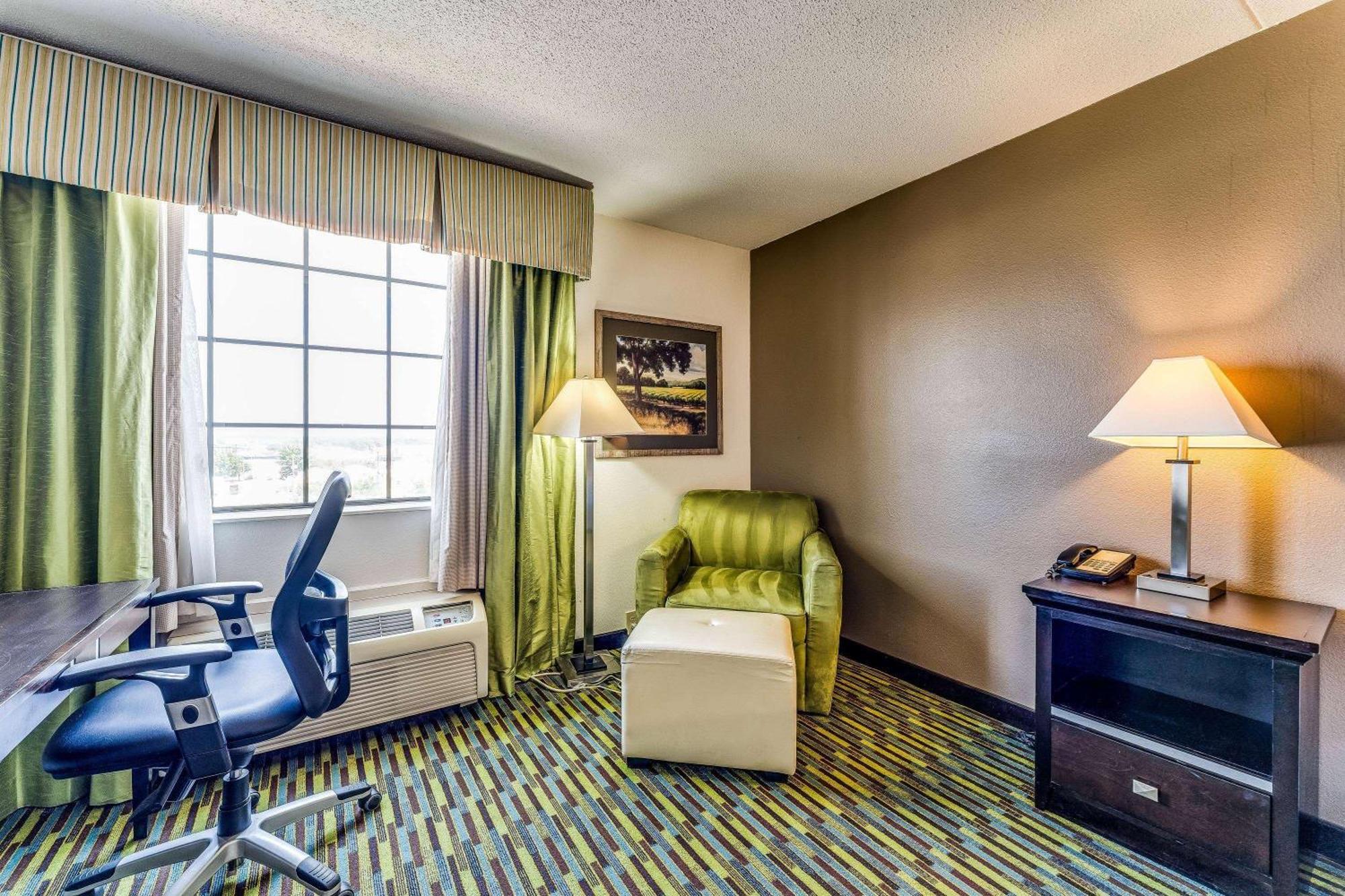 Wyndham Garden Wichita Downtown Hotell Eksteriør bilde