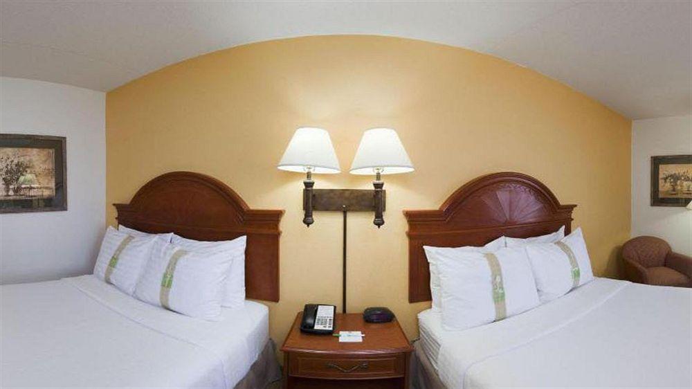 Wyndham Garden Wichita Downtown Hotell Eksteriør bilde